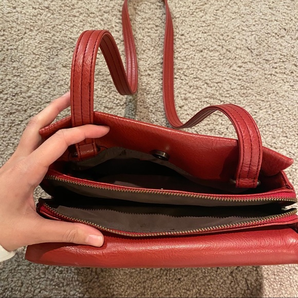 Matt & Nat blinkin red crossbody bag - Picture 4 of 6